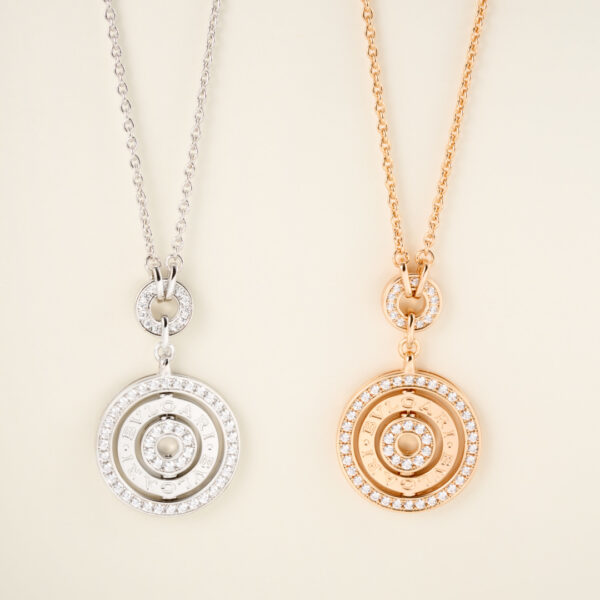 A diamond necklace