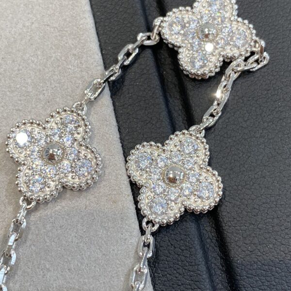 Vintage Alhambra Mini Necklace with 6 Flowers and Diamonds