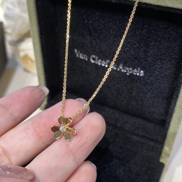 Frivole Clover Mini Single Diamond Necklace