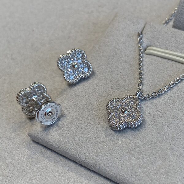 Full Diamond Mini Single Flower Necklace