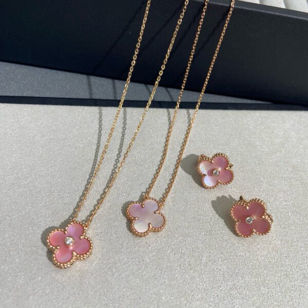 Classic single-stone diamond-painted porcelain necklace