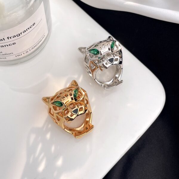 large leopard-shaped hollow ring