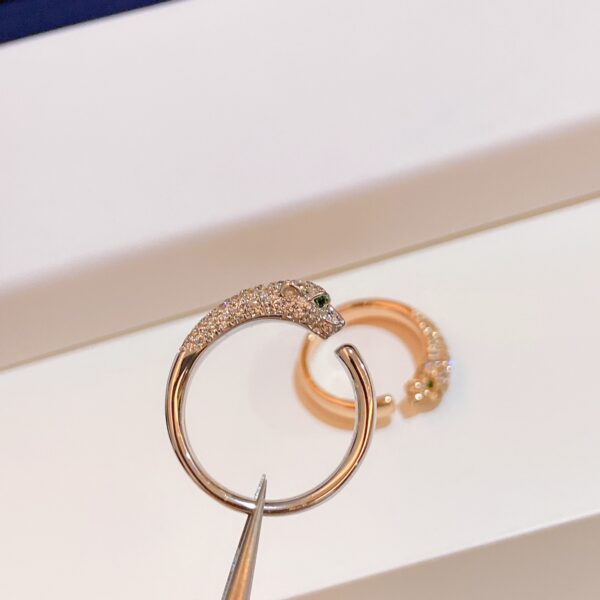 Leopard diamond-studded narrow ring