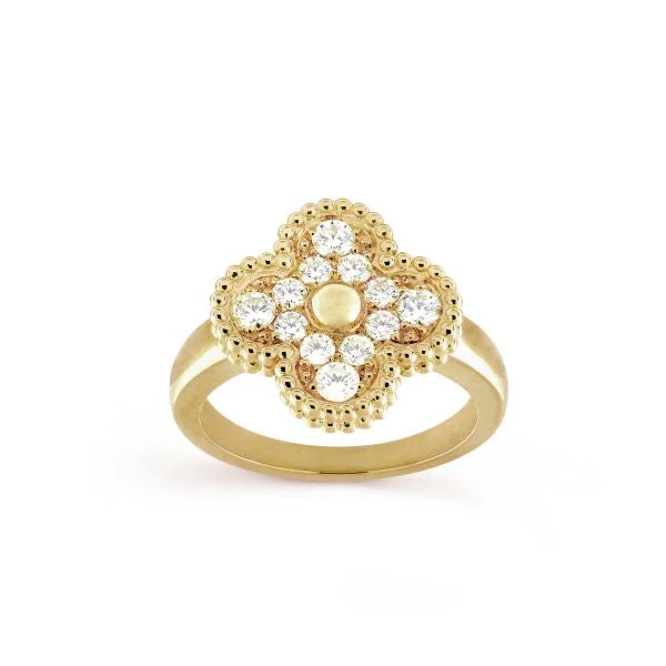 Four-leaf clover with diamond ring