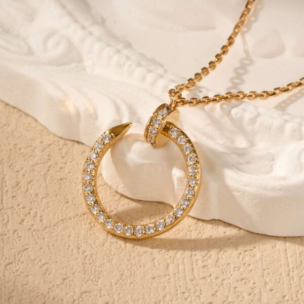 JUSTE UN CLOU diamond pendant