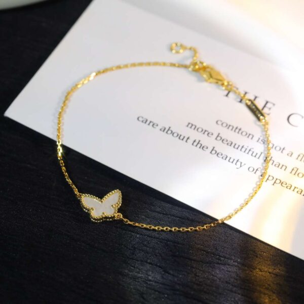 White mother-of-pearl mini butterfly bracelet