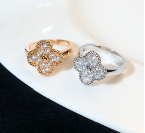Four-leaf clover with diamond ring
