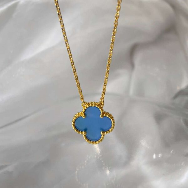 Classic single-stone blue chalcedony necklace