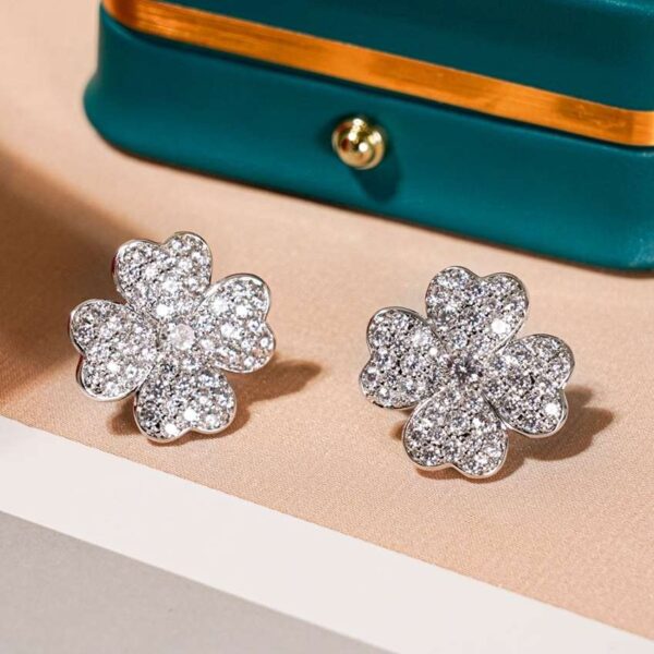 Four Seasons Heartful Stud Earrings