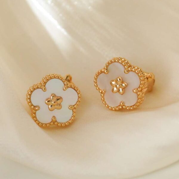 Lucky Spring series plum blossom earrings