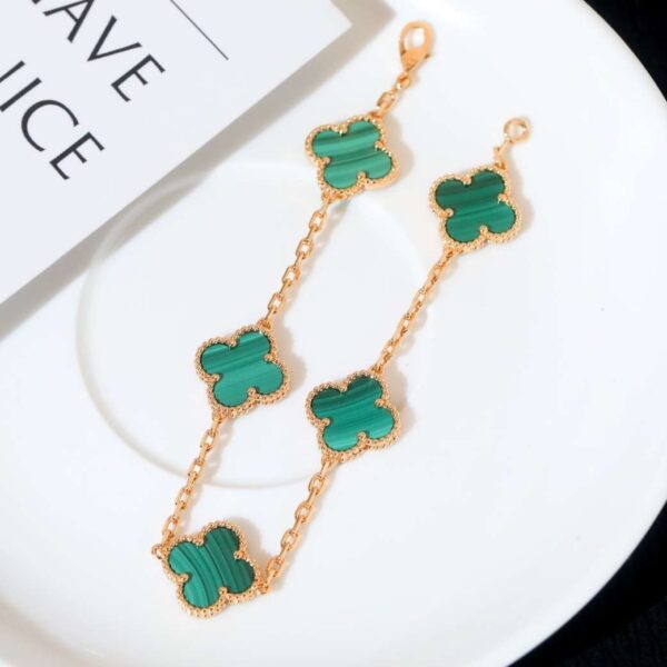 Vintage Alhambra bracelet with 5 flower-shaped malachite stones
