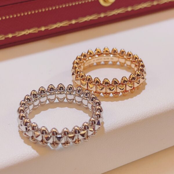 CLASH single-stud ring with rivets