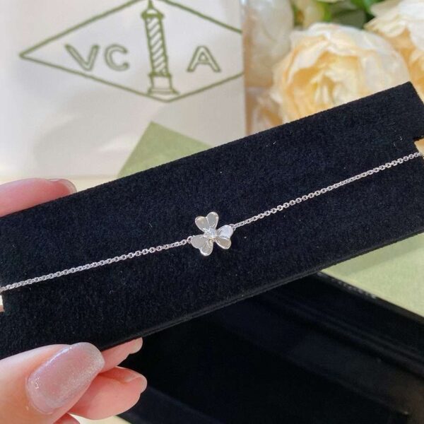 Small Clover  Bracelet