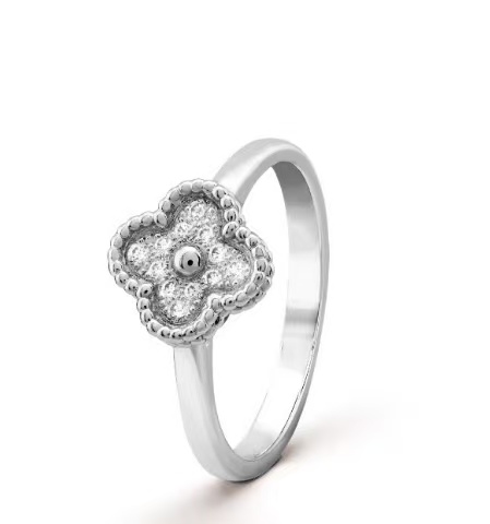 Mini four-leaf clover diamond-encrusted ring