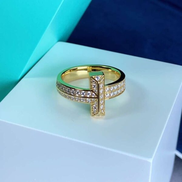T1 Wide Diamond Ring