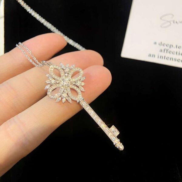 Victoria Key Long Style Sunflower Large Size Necklace