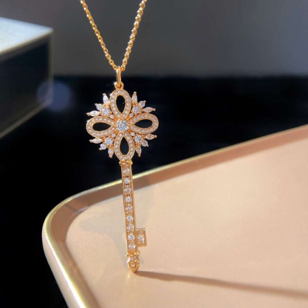 Victoria Key Long Style Sunflower Large Size Necklace