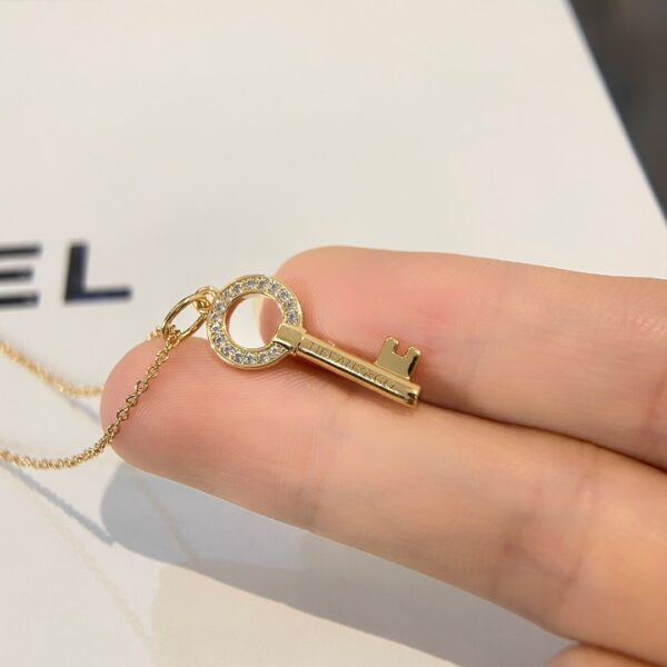 Oval diamond mini keychain necklace