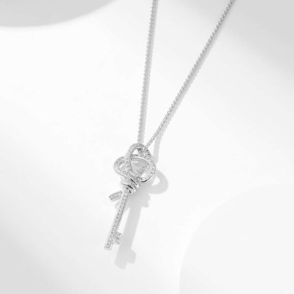 Woven collection – Medium-sized full-diamond keychain necklace
