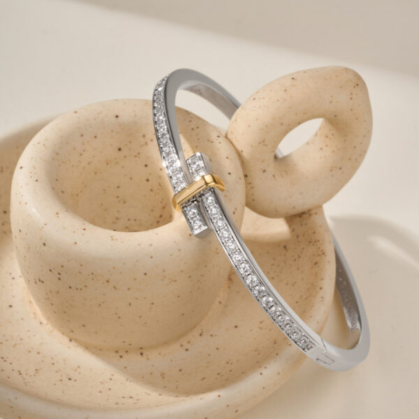 Edge series bracelets with diamonds