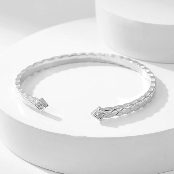 Coco Narrow Opening Bracelet, M Size
