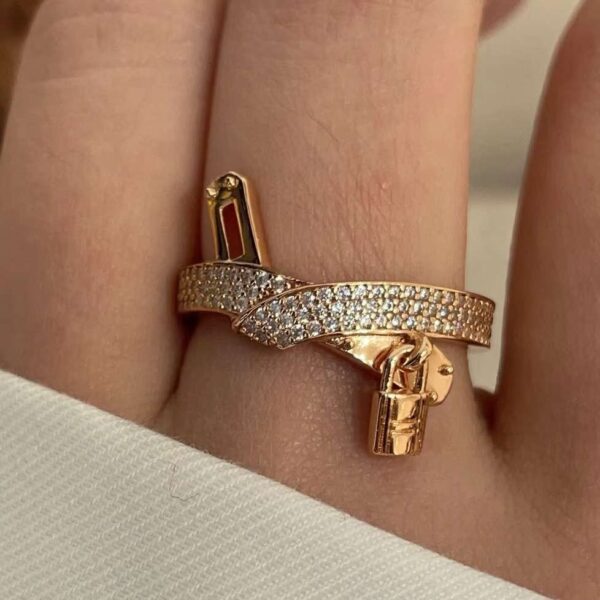 kelly gavroche ring