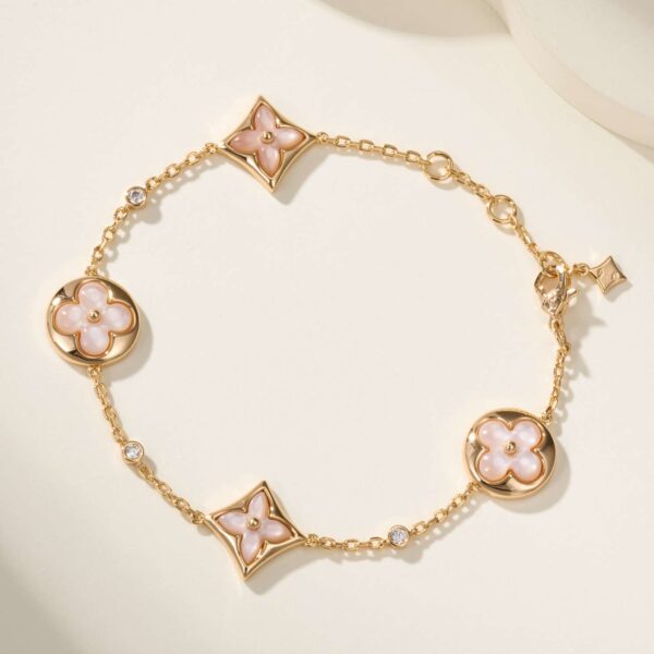 Pink three-diamond bracelet