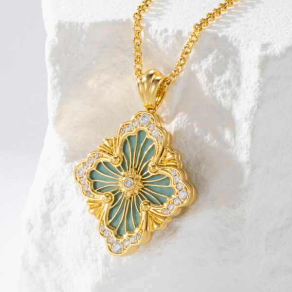 Opera series necklace (large size 22.7*20.4cm)