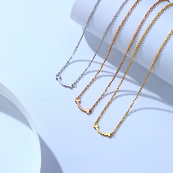 Mini smiling pendant without diamond necklace