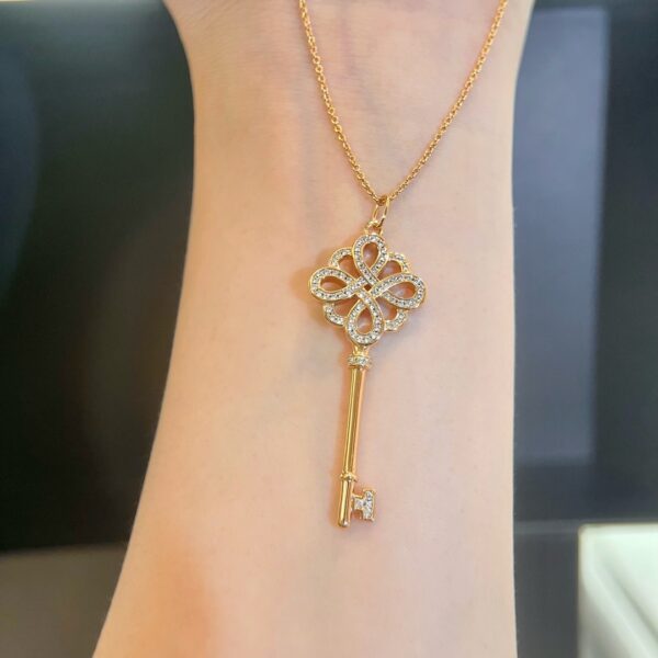 Key necklac