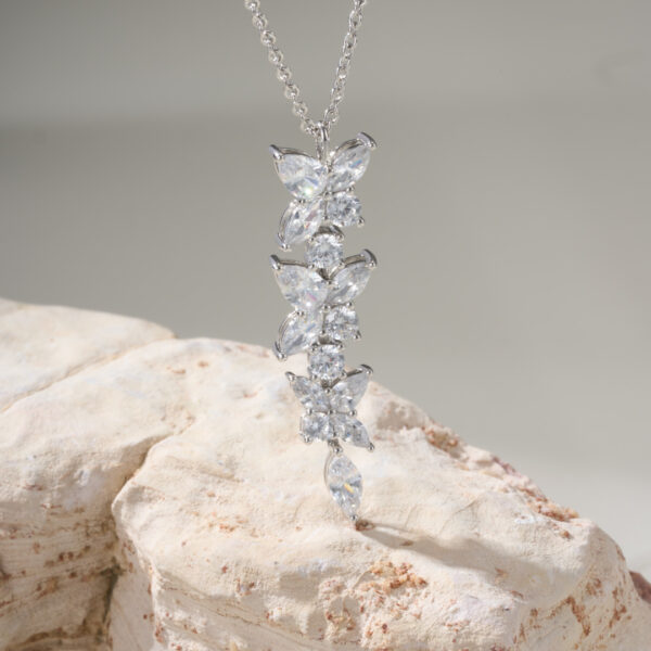 Victoria necklace