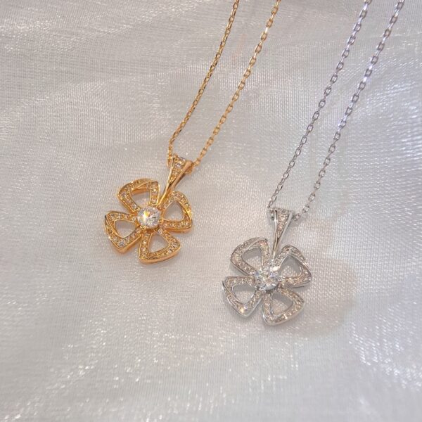 Floral necklace, small size, full of diamonds