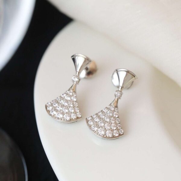 Diagonal full diamond small fan-shaped earrings