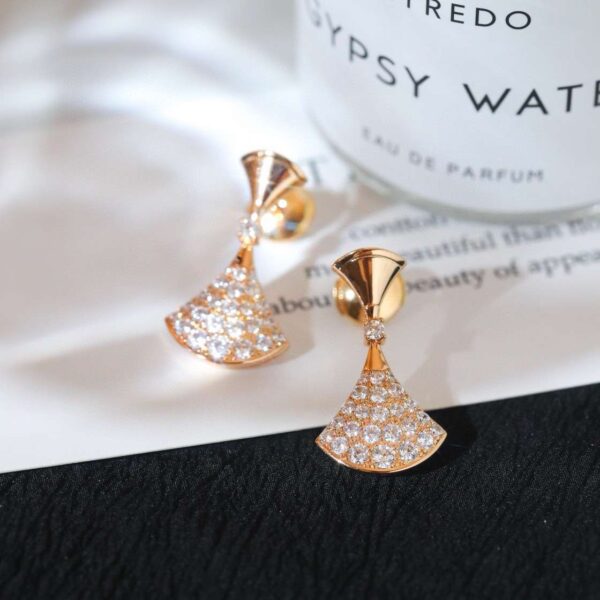 Diagonal full diamond small fan-shaped earrings
