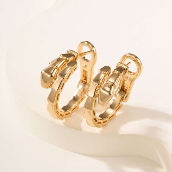 SERPENTI VIPER series snake bone diamond-free earrings