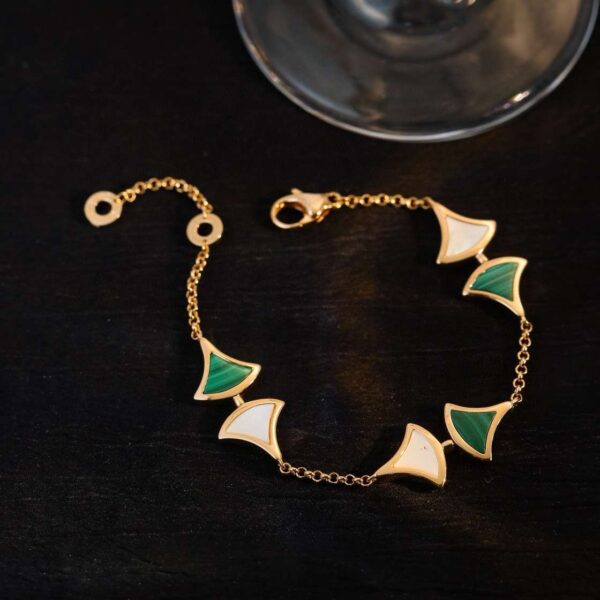 Six-flower bracelet