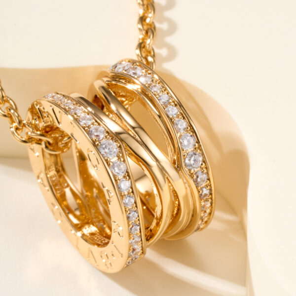 Hollow-edge diamond-set B.ZERO1 necklace