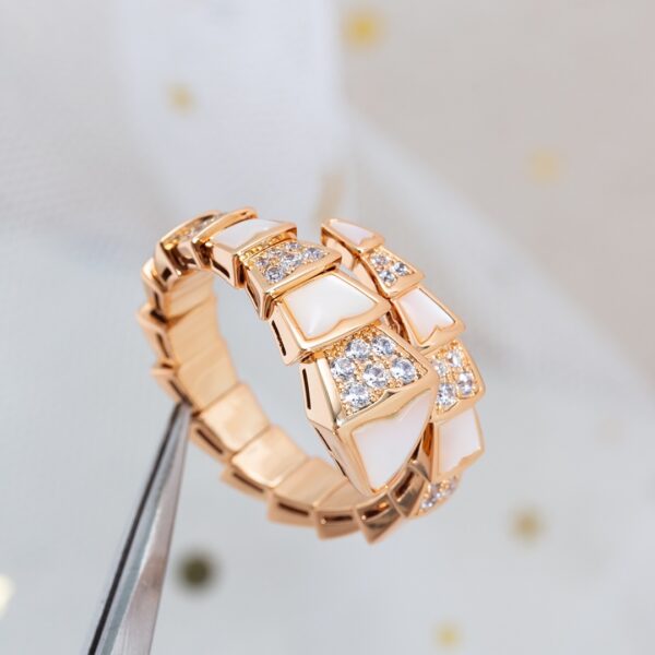 White pearl elastic snake ring (with diamonds, wide)