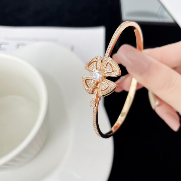 Fiorever Blossoming Flower Bracelet