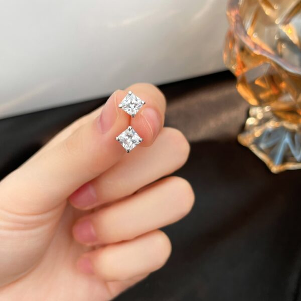 GRIFFE Princess Oval Earring