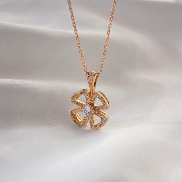 Floral necklace, small size, full of diamonds